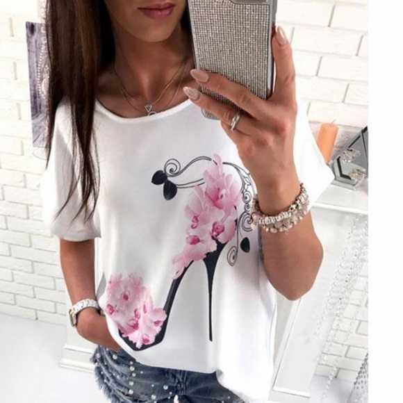 FLcraftyGirl Tops - 🌟LAST 1🌟 High Heel Printed T-Shirt